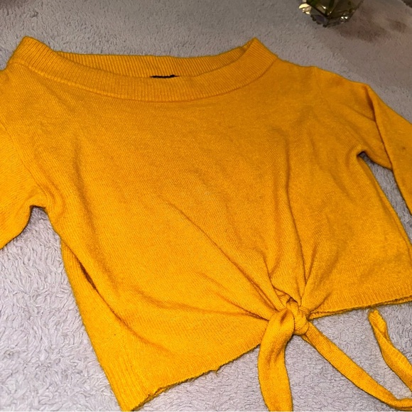 Express off shoulder twist front sweater - Picture 7 of 9